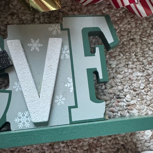 NEW Holiday Style Christmas Spirit Home Decor Set Tree Skirt Red Ornaments Bows - Picture 11 of 12